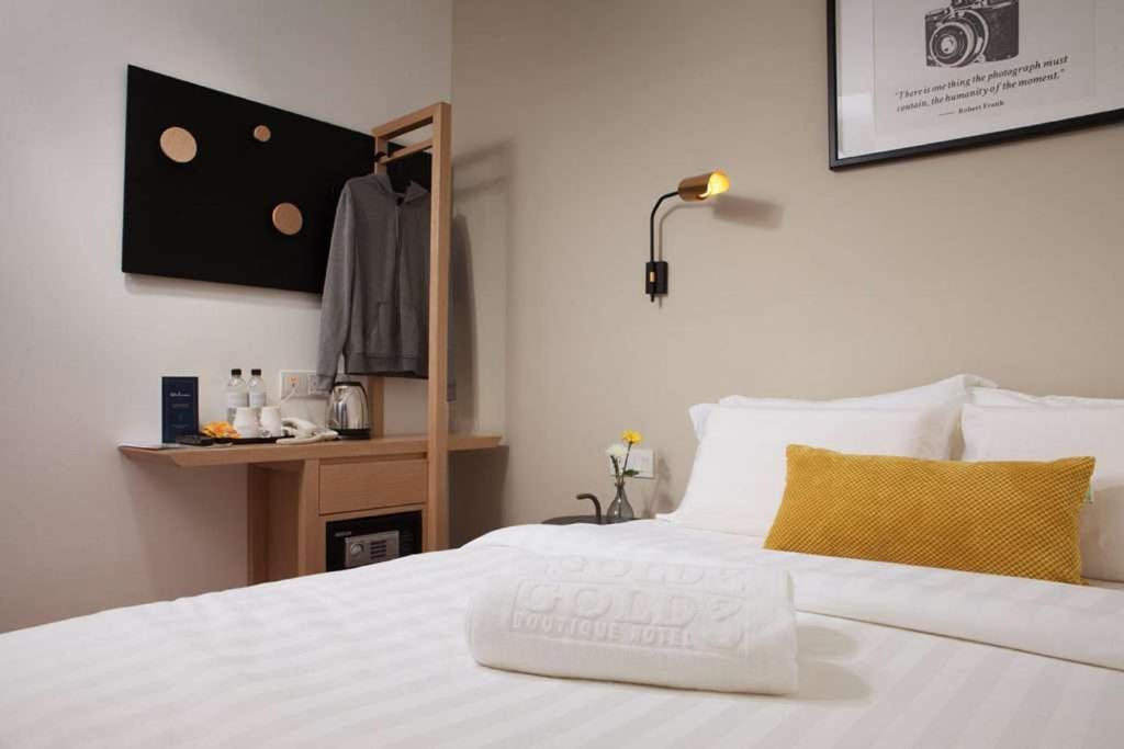 Riverfront Boutique Hotel Malacca Exterior photo