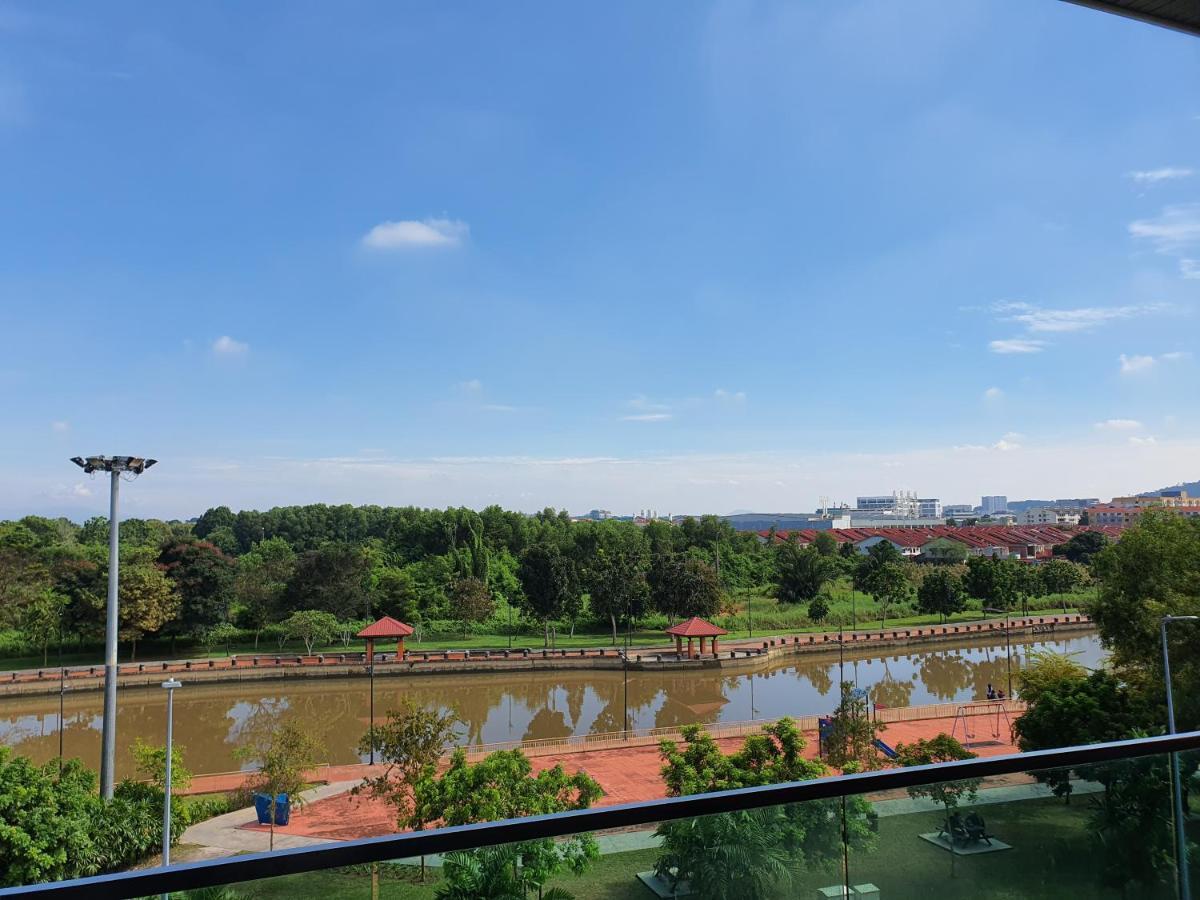 Riverfront Boutique Hotel Malacca Exterior photo