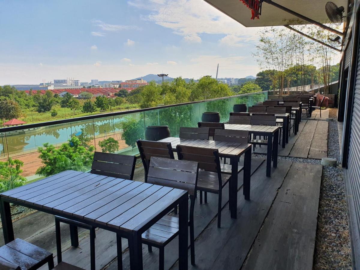 Riverfront Boutique Hotel Malacca Exterior photo