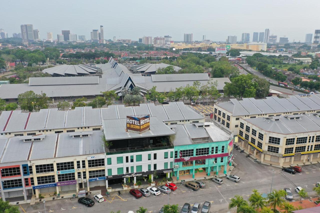 Riverfront Boutique Hotel Malacca Exterior photo